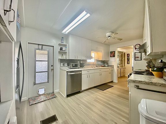 2nd image of 156 Sanibel St