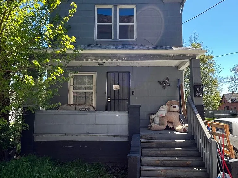 3149 W 32nd St — Photo 43