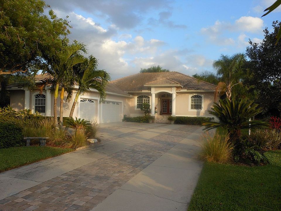 Front Drive/Entry