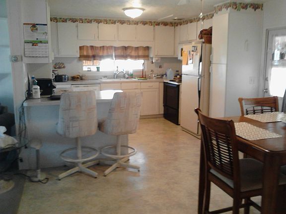 5th image of 10215 N Lake Dr #88