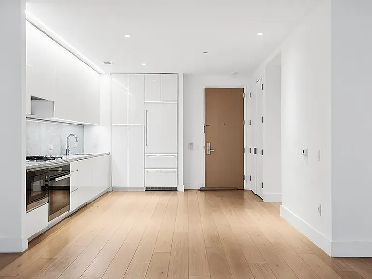 15 W 61st St #6O — Photo 5