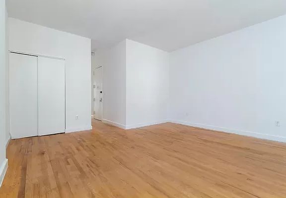 4th image of 78 W 119th St