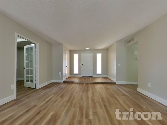 2nd image of 1128 W Hermosa Dr