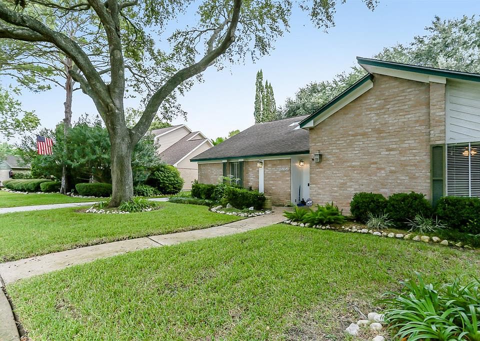 1st image of 15354 Glenwood Park Dr