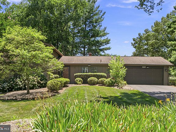 3rd image of 12605 Denmark Dr