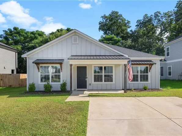 9 Gardner Way, Phenix City, AL 36869