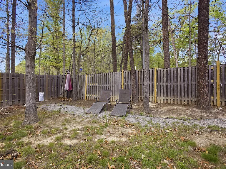 8664 Pohick Forest Ct — Photo 39