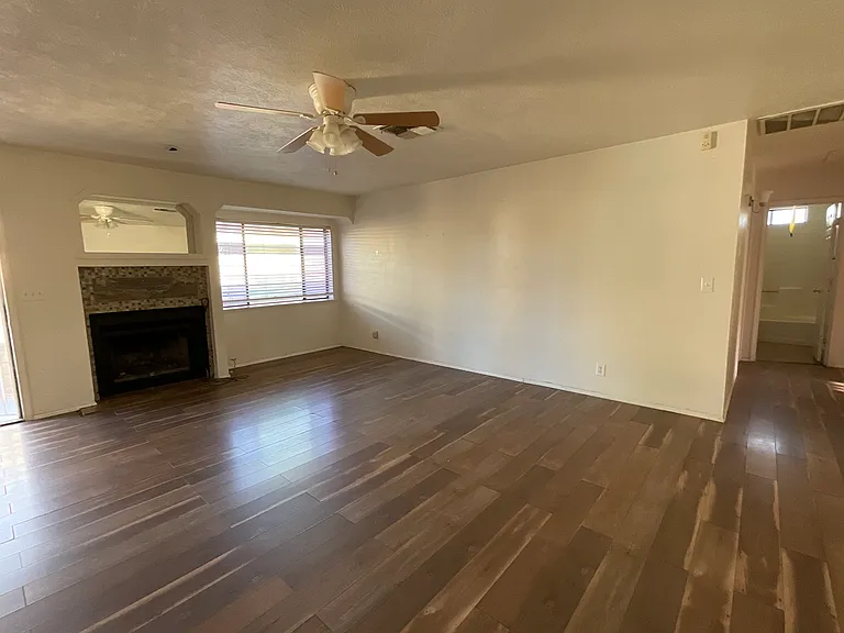 4393 S El Toro Dr — Photo 2