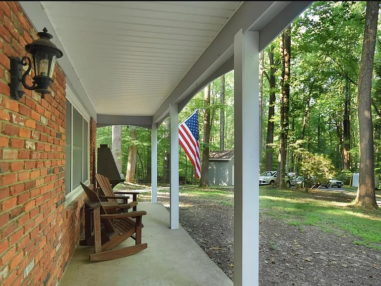 9401 Croom Acres Dr — Photo 23