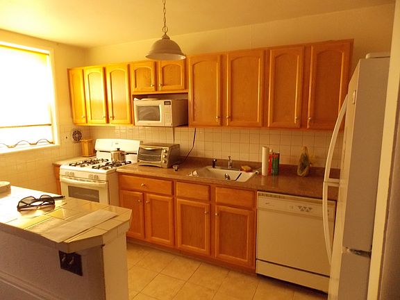 4th image of 1514 Devereaux Ave