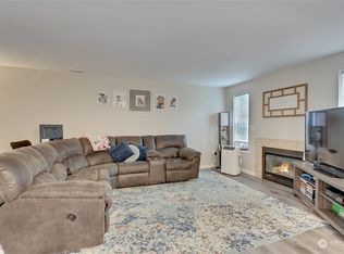 3939 10th St SE APT C3, Puyallup, WA 98374
