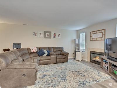 3939 10th Street SE #C3, Puyallup, WA, 98374