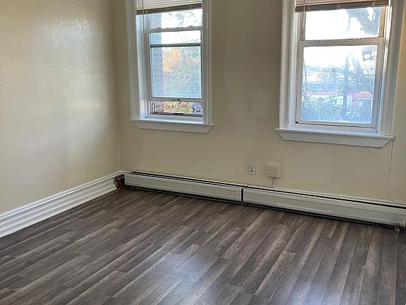5th image of 565 Westside Ave Floor 2
