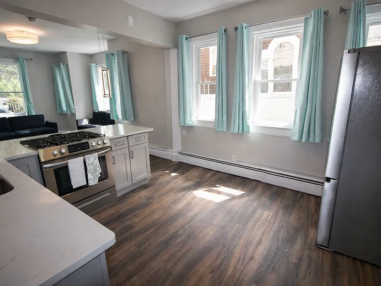 522 Stewart Ave — Photo 7