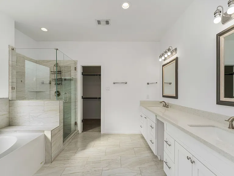 7902 Parnell St #B — Photo 4