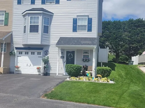 166 Country Ridge Dr, Red Lion, PA 17356