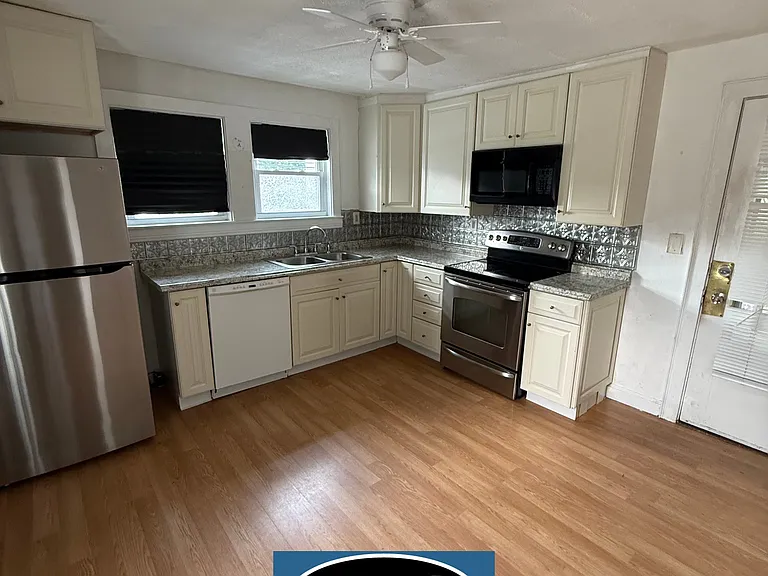 51 Harrison St — Photo 2