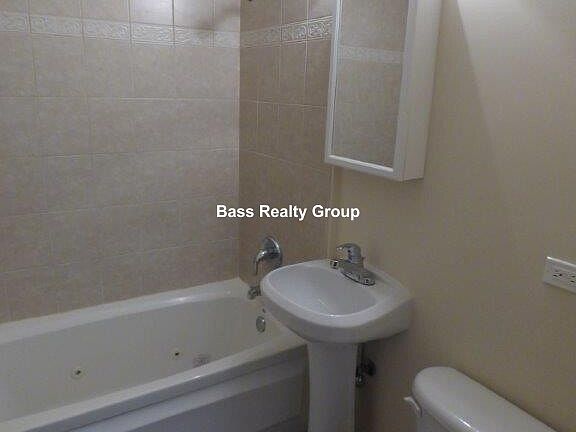 3rd image of 3101 W Lawrence Ave #3