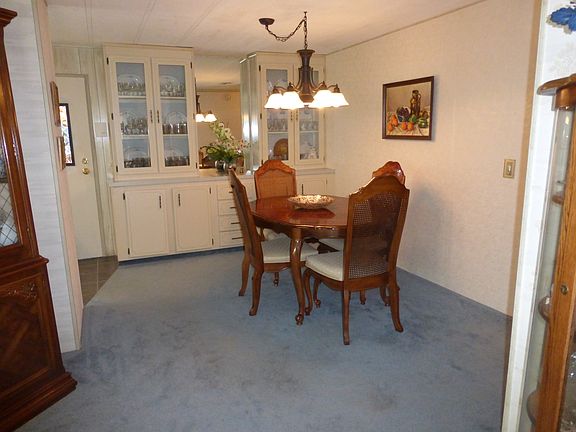4th image of 153 E Plantation Blvd