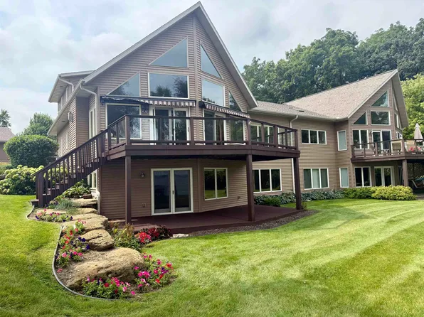 N7104 Airport Rd Unit 2, Beaver Dam, WI 53916