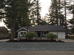 295 Dundee Dr, Camano Island, WA 98282