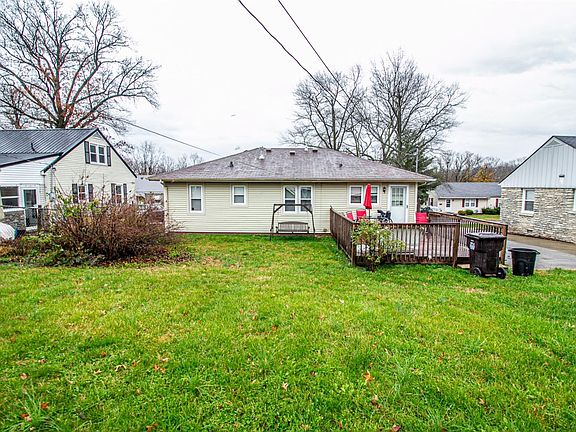 3rd image of 313 Creekview Dr