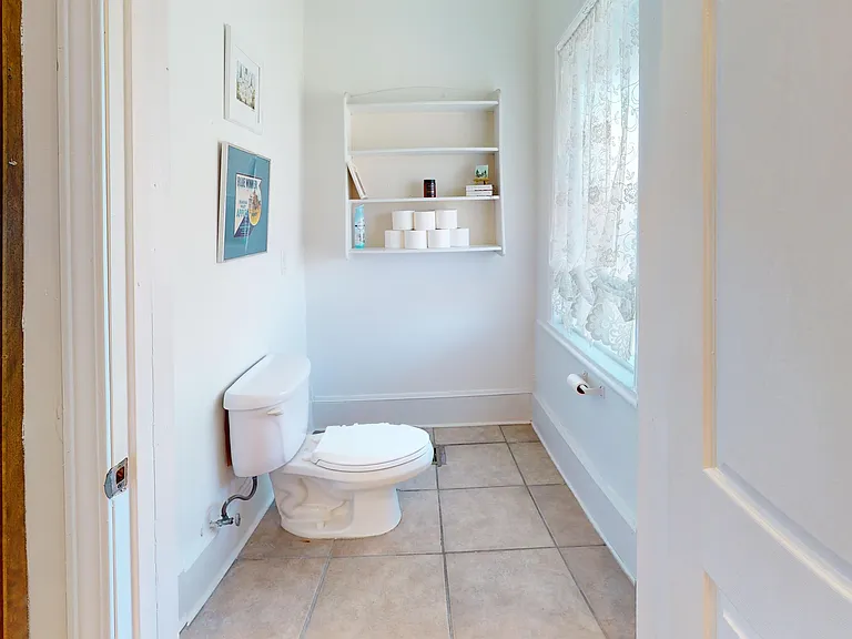 648 Clayton St — Photo 31