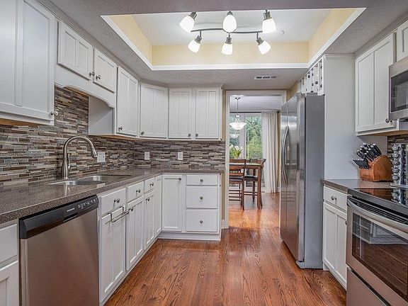 2nd image of 4842 Crazy Horse Ln #9
