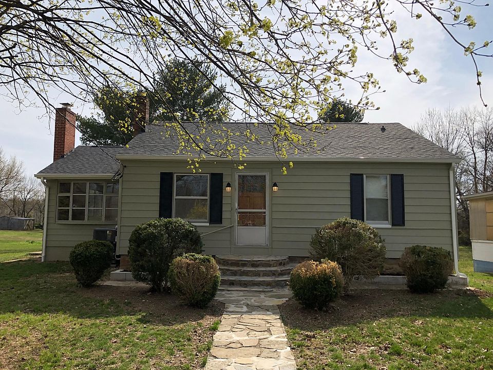 Front of House- New Roof, Newly painted siding/shutters, Stone Walkway Repointed, Nice Front Yard.