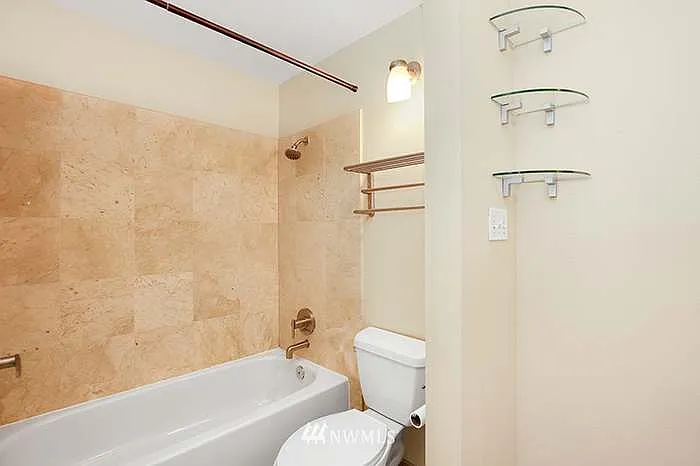 231 Belmont Ave E #401 — Photo 12