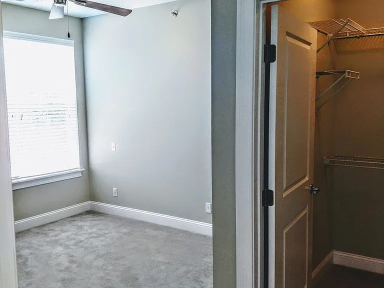 Essex Station Apartments — Photo 14