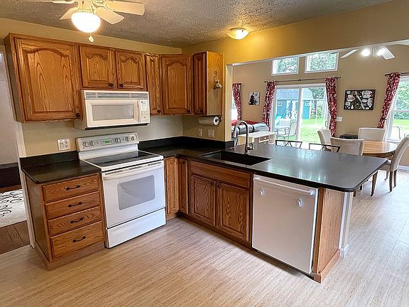2nd image of 4279 Cameron Dr