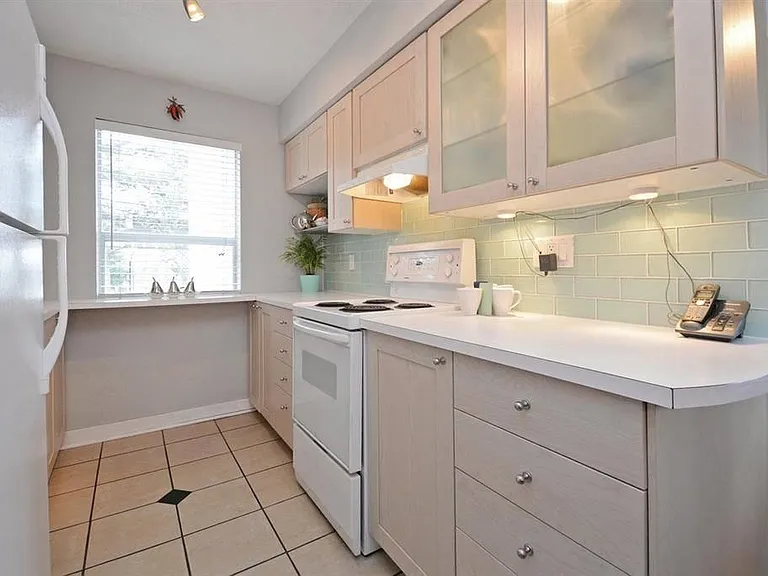 1365 W 4th Ave — Photo 9