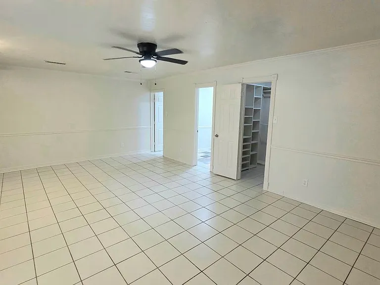 215 Johnson Dr — Photo 6