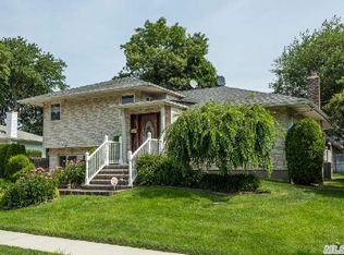 42 Mellow Ln, Jericho, NY 11753