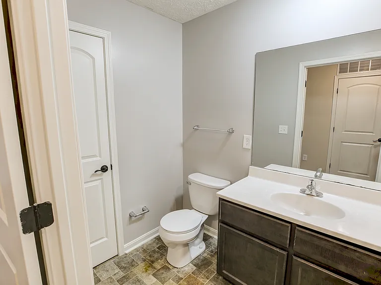 Shelby Oaks Apartments — Photo 22