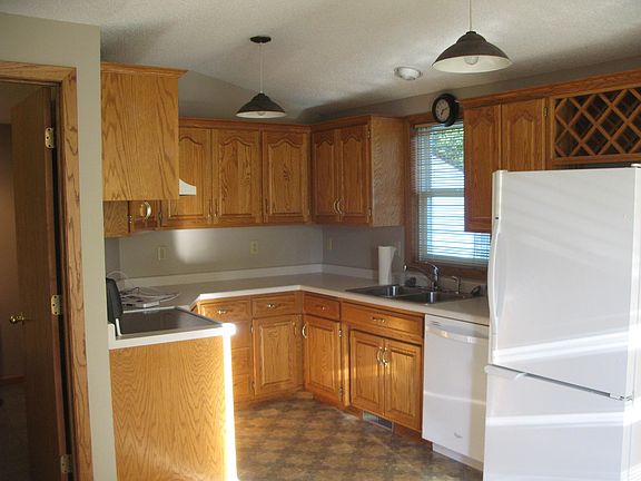 2nd image of 917 6th St N