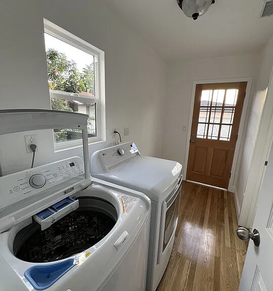 15605 S Berendo Ave — Photo 16