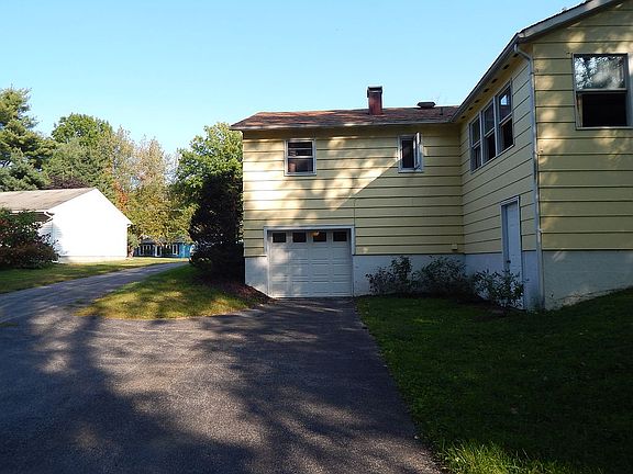 5th image of 3 Whiteford Dr
