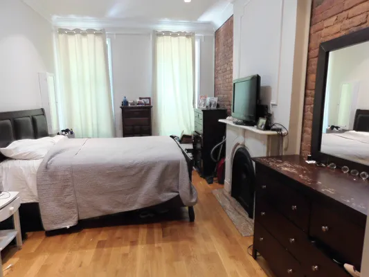 Rented by R New York | media 26