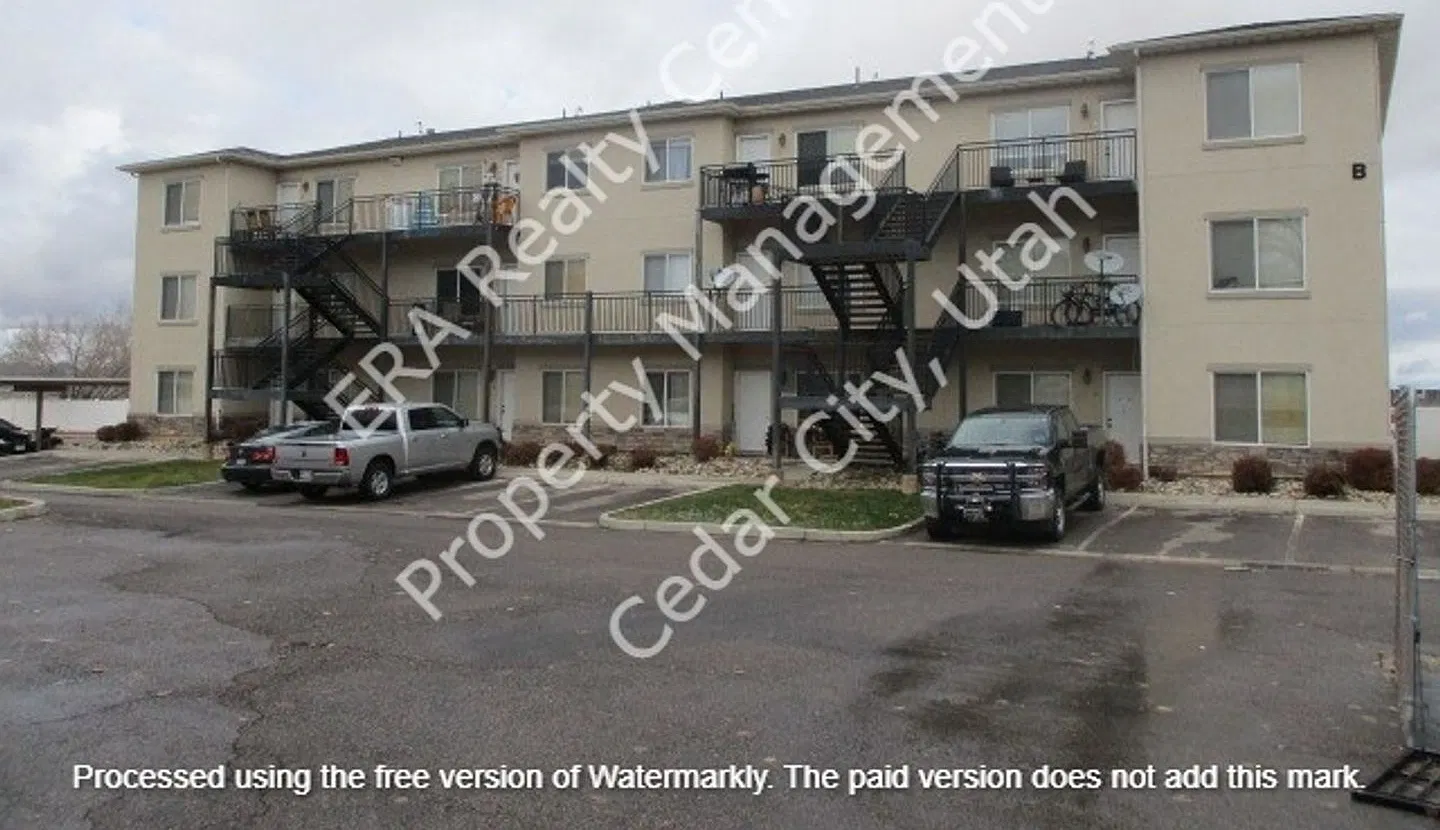 3 bedroom, 2 bath Condo — Photo 1