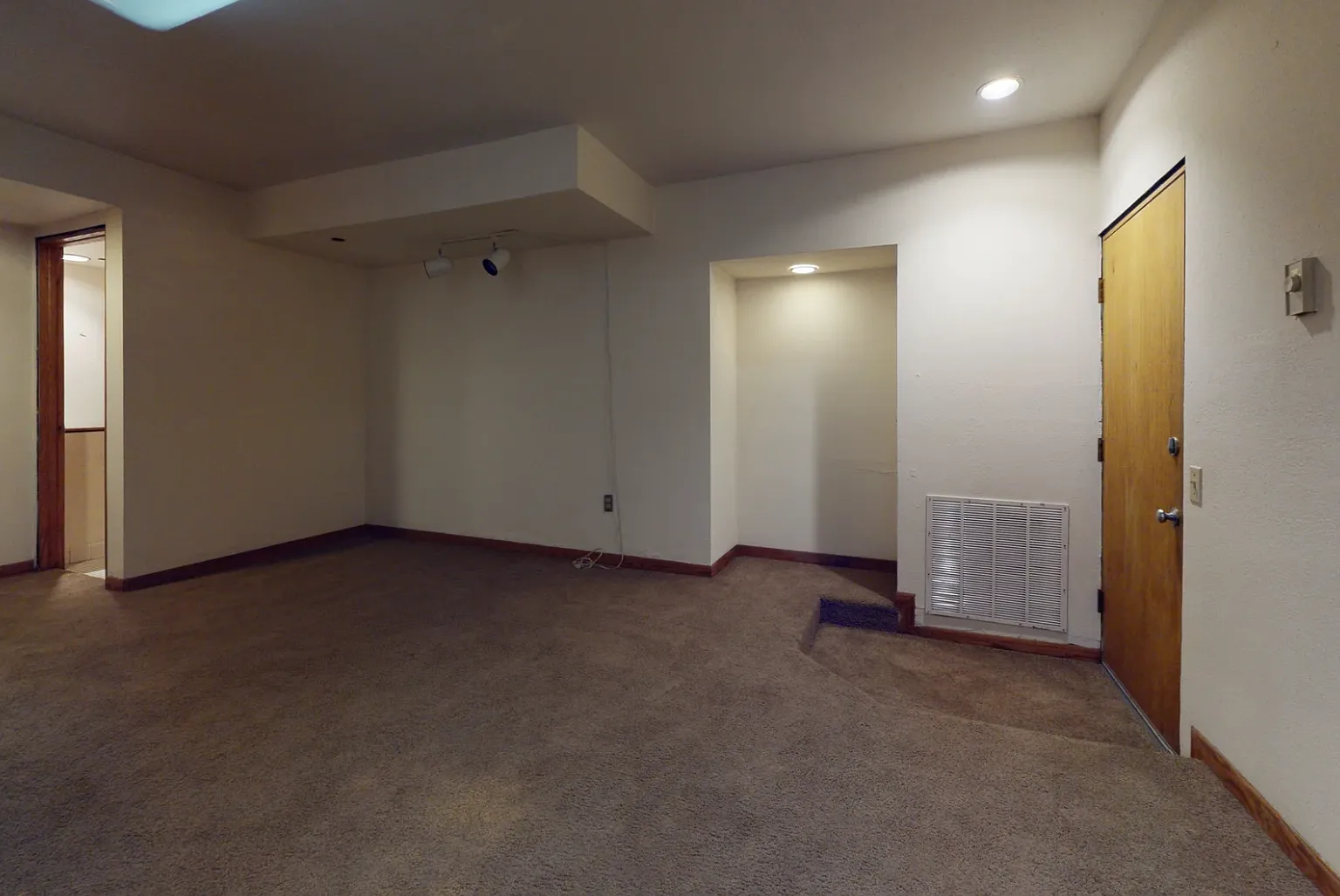 10 Langdon Street - N — Photo 3