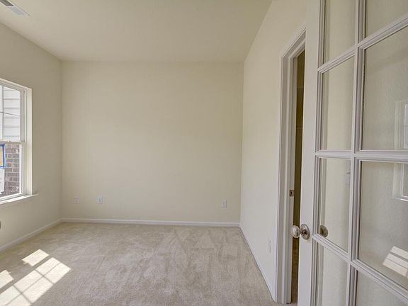 3rd image of 842 Bennetts Meadow Ln