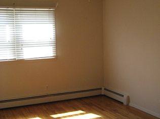 106 Chamberlain Ct, Toms River, NJ 08757
