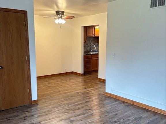 5th image of 720 Lakeview Dr #2