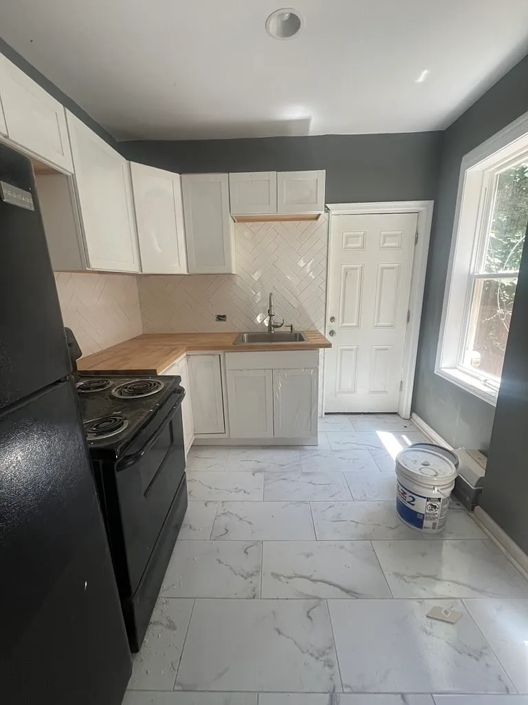 1307 Hanson Street - 1 — Photo 3
