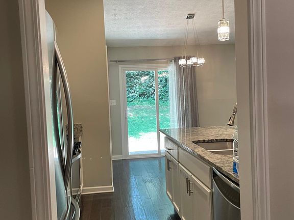5th image of 105 Brookwood Path