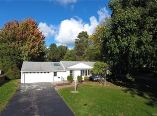 268 Woodruff Dr, Webster, NY 14580