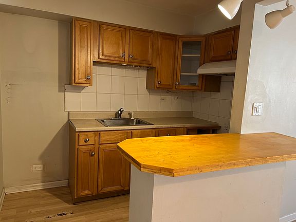 3rd image of 4602 River Rd APT B3