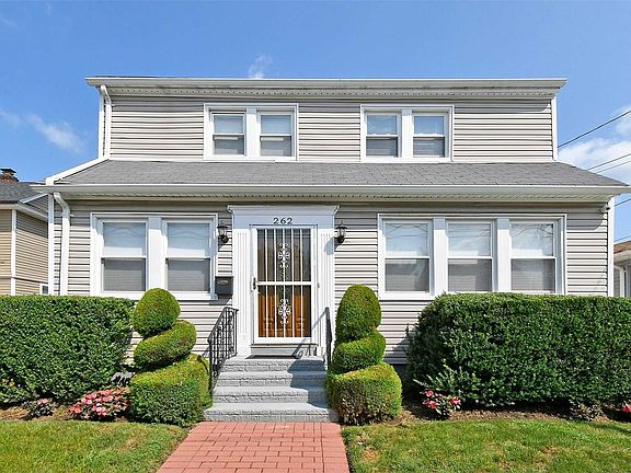 4th image of 262 Ivy St